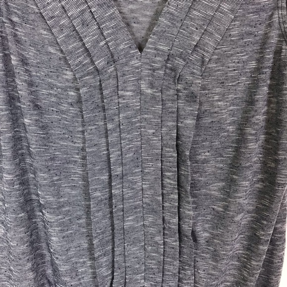 Max Studio Navy Space Dye V-Neck Sleeveless Top M - Picture 4 of 6